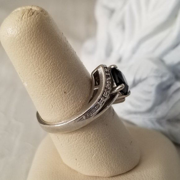 Sapphire Blue Crystal & Marcasite Ring Size 7 - Picture 11 of 11